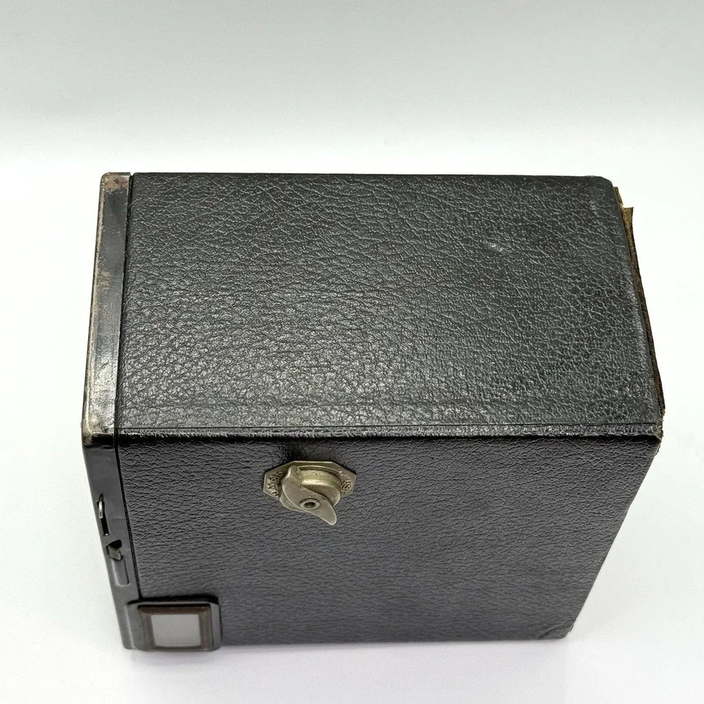 VTG Kodak Six-16 Brownie Junior Box Camera Art Deco USA 1930s‎ Untested